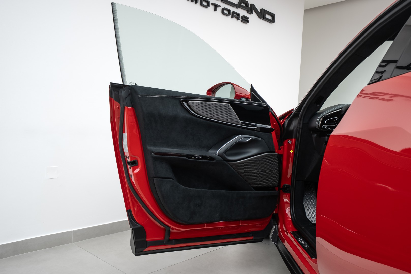 2025 FERRARI PUROSANGUE | FULL CARBON | NOVITEC EXHAUST KIT | MAIN DEALER SERVICE